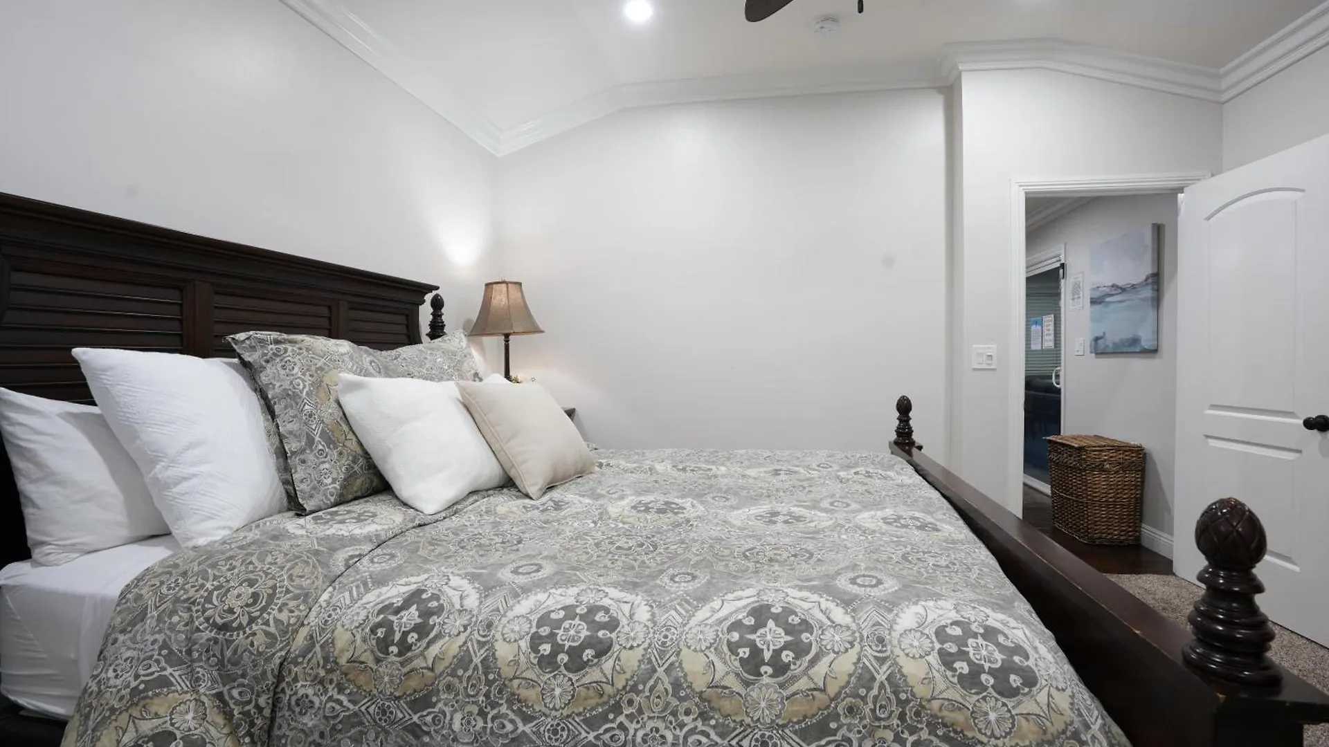 Destination #06 Villa Anaheim United States
