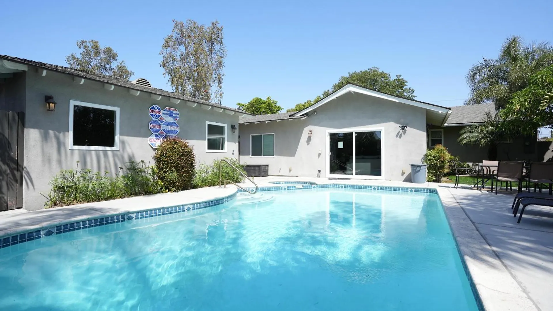 Destination #06 Villa Anaheim
